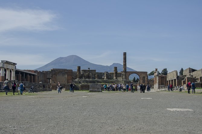 Touristic Highlights of Pompei on a Private Half Day Tour With a Local