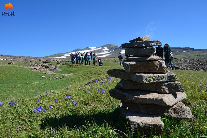 Trekking to the "Eyes" of the Mountains - The Allure of the "Eyes"