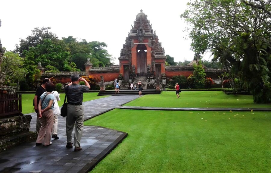 Ulun Danu Beratan, Jatiluwih, & Tanah Lot Private Tour