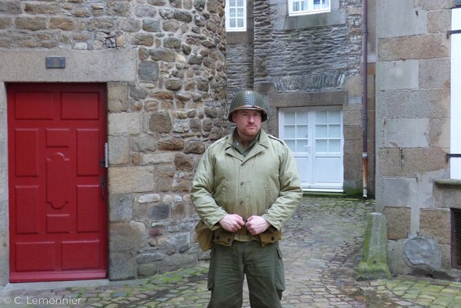 Unusual Guided Tour of Saint Malo in Immersion in 1944
