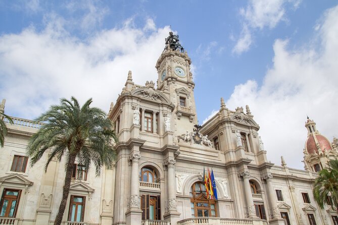 Valencia Scavenger Hunt and Highlights Self-Guided Tour
