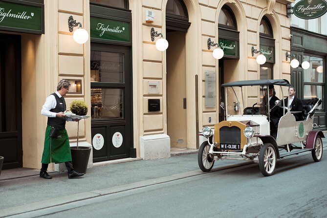 Vegan Sightseeing Tour in an Electro Vintage Car Incl. Schnitzel