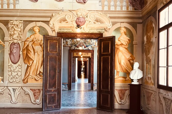 Veneto Villas, Medieval Towns and Grana Padano Production Day Tour