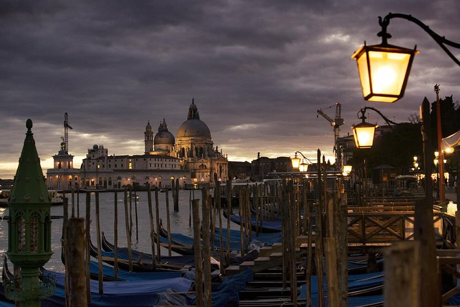 Venice: Ghosts and Legends Walking Tour With Bar Hop - Meeting Point and Access Fee