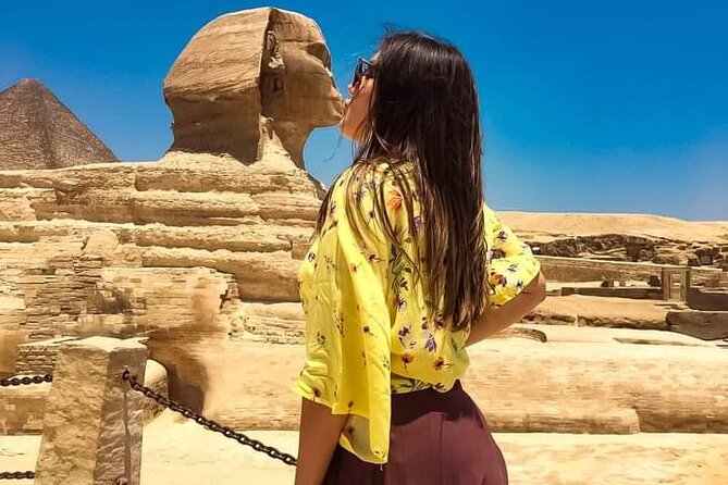 VIP Tour at Giza Pyramids With BBQ Lunch in Front of the Sphinx.