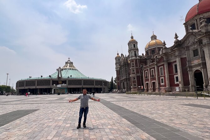 Visit of the Guadalupes Basilica in Private Tour With Transport