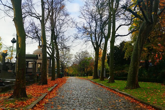 Visit To Père Lachaise Cemetery: Review 