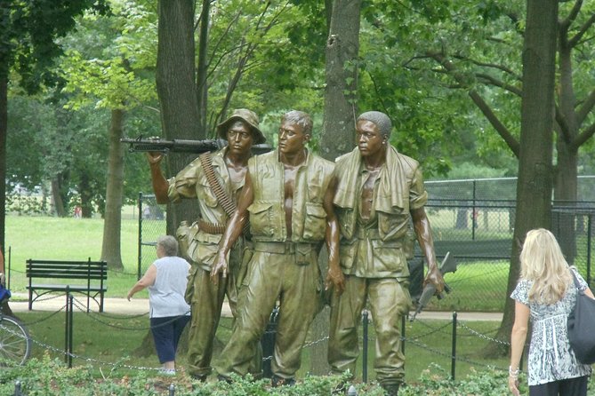 Washington DC Monuments Self-Guided Walking Tour & Scavenger Hunt