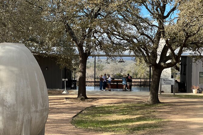 Wine Tour Pros – Fredericksburg Texas Wine Tour up to 6 People