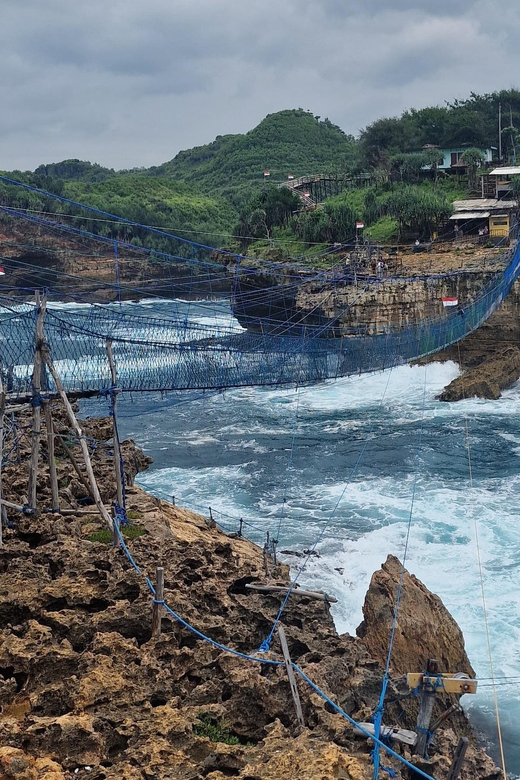 Yogyakarta: Mount Merapi, Jomblang Cave & Timang Beach Tour