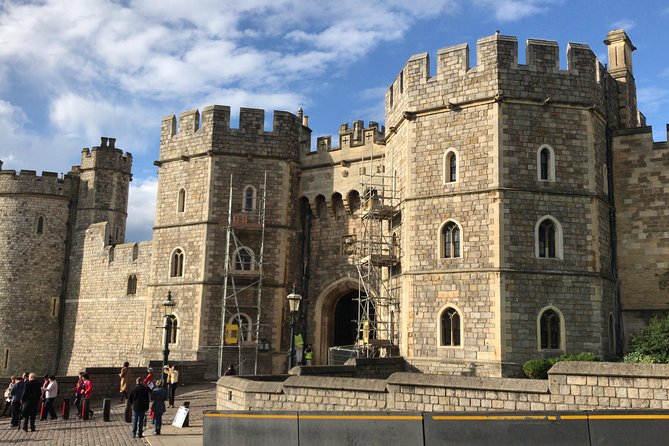Young Victorias London: Windsor Castle & Kensington Palace - Overview of the Tour