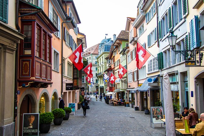 Zurich Best Intro Tour With Boat and Funicular Ride With a Local