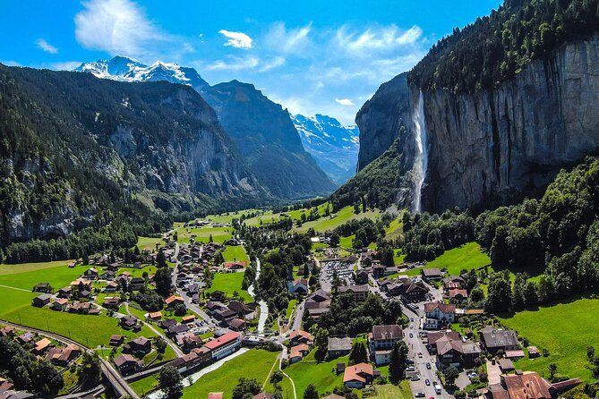 Zurich: Private Daytrip to Swiss Villages (Interlaken-Grindelwald)