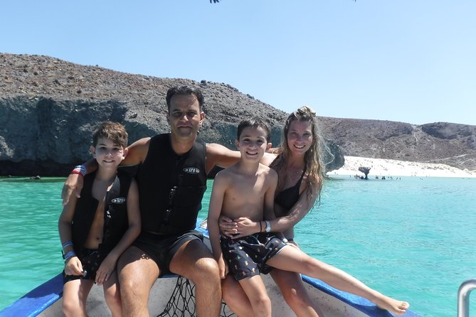 1 Day Espiritu Santo Island Wonders, Sea Lions and Paddleboard Adventure - Meeting and Pickup