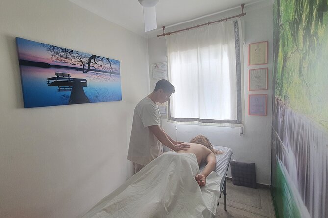 1 Hour Private Chiromassage Session in Seville - Meeting Point and Pickup Details
