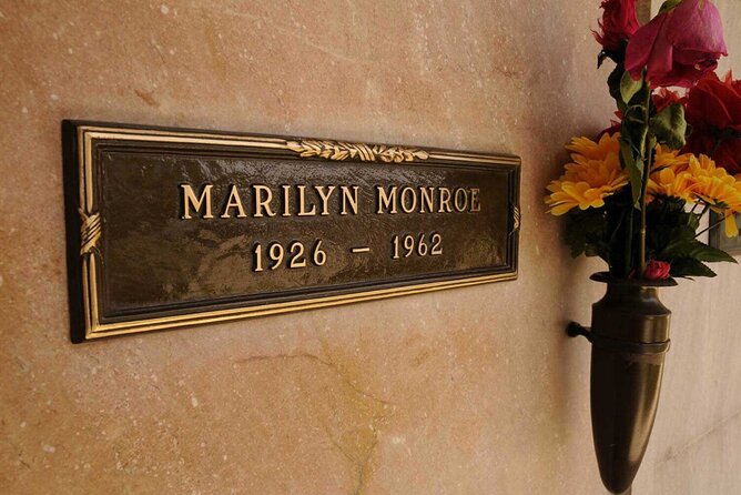 2.5-hour Hollywood Chills Tour - Celebrity Scandals and Cemeteries - Notable Locations Visited