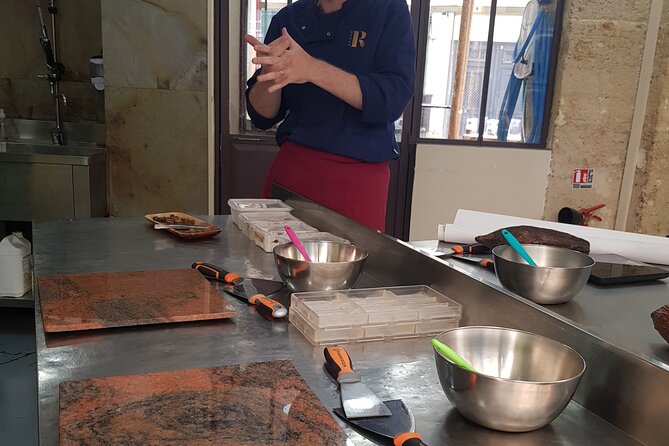 2-Hour Chocolate Bar Workshop in Paris - Rrraw Cacao Experience