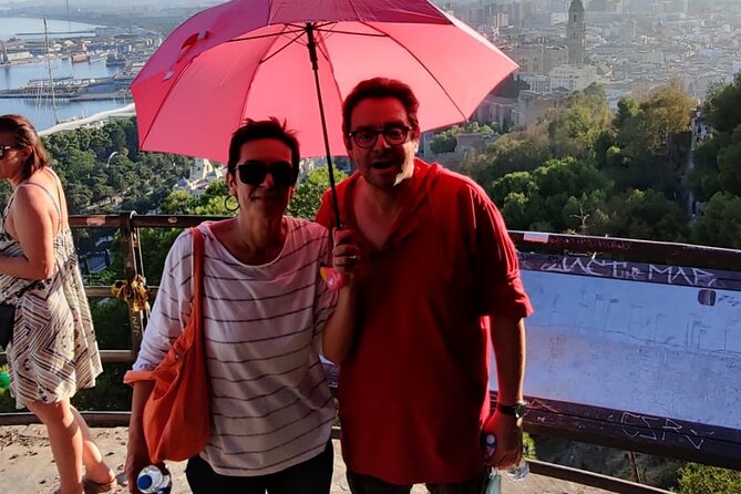 2-Hour French Guided Walking Tour in Malaga - Meeting and Pickup Details