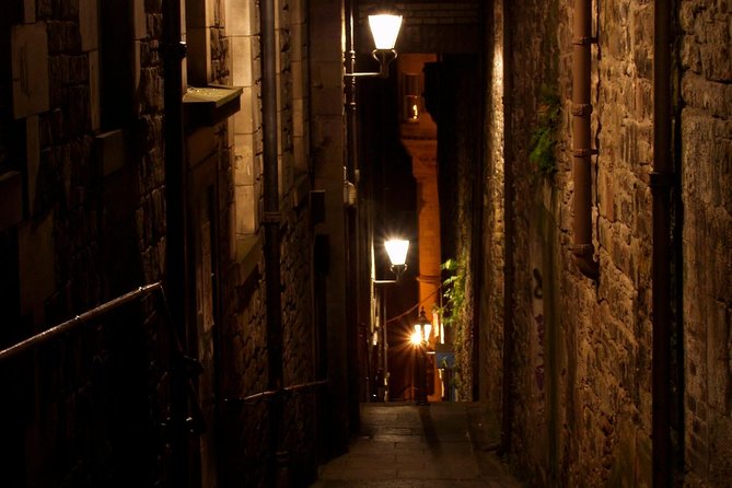 2 Hours Ghost Tour - English Tour Guide - Notable Sites Explored