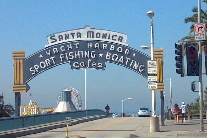 3.5 Hour Coastal Tour of Santa Monica, Venice Beach and Malibu - Luxury Transportation
