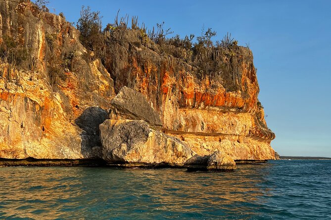 3 Day Private Tour in Bahia De Las Aguilas by Motorhome - Accessibility and Health Considerations