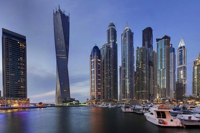 3-Hour Luxury Yacht Cruise From Dubai Marina - Amenities Onboard