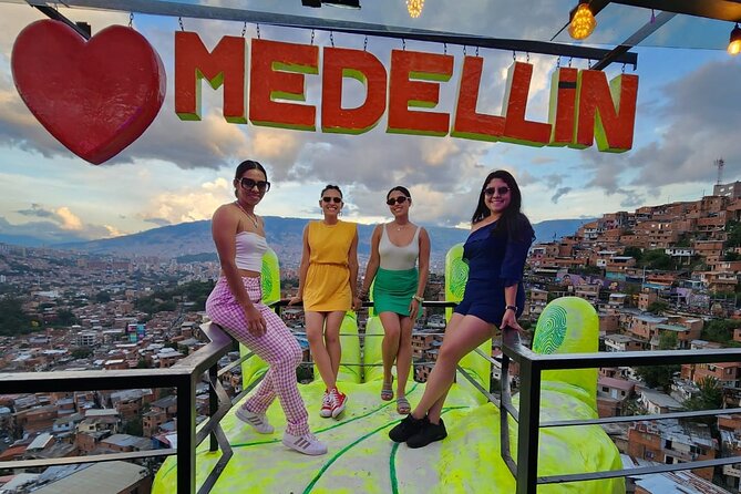 4 Hours Private Comuna 13 Graffiti Tour - Pickup Details and Start Time