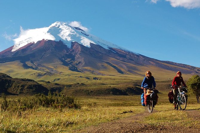 5 Days Quito to Cotopaxi, Quilotoa, Baños, and Jungle Adventure - Exploring Quilotoa