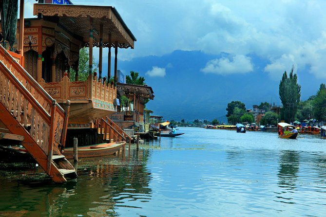 6-Days Luxury Tour Package of Kashmir From Srinagar - Accommodation Details