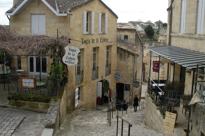 A Day in Saint-Emilion in a Sidecar - Inclusions