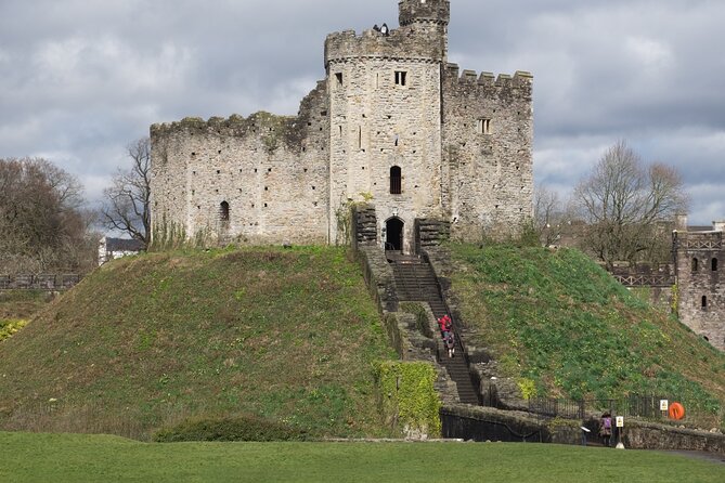 A Journey Through Tudor Cardiff: a Self-Guided Audio Tour - Immersive Audio Experience