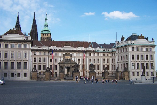 A Private Prague Castle & Interior Tour - Meeting and Pickup Details