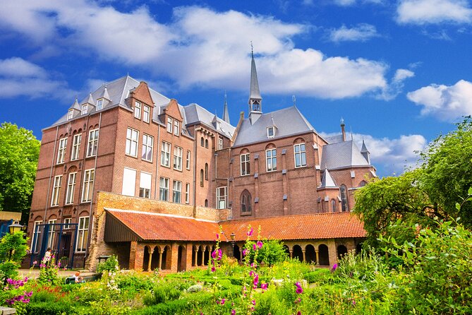 A Self-Guided Audio Tour of Utrechts Charming City Centre - Visiting the Neude Square