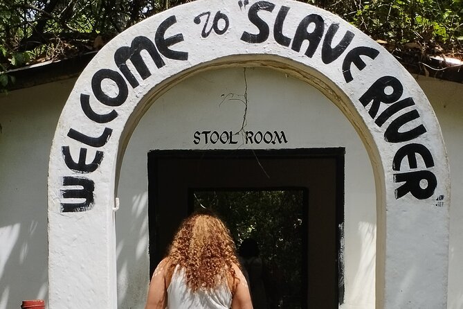 Accra: Assin Manso Slaves River and Cape Coast Castle Day Tour - Meeting and Pickup Details