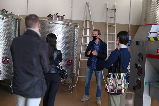 Acetaia La Vedetta Tasting Tour in Castelvetro Di Modena - Event Location and Logistics