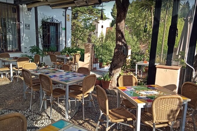 Alhambra and Nasrid Private Walking Tour With Food Tasting - Nasrid Cuisine Tasting