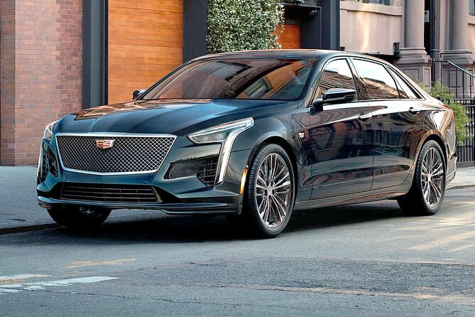 Arrival Private Transfer: Airport FLL to Hollywood Beach in Business Car - Pickup Process