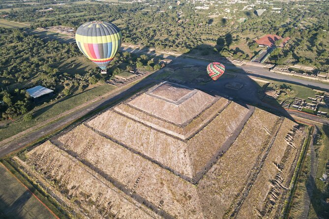 Balloon Flight Over Teotihuacan With Breakfast and Pyramids Tour - Inclusions and Amenities