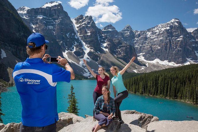 Banff National Park Tour With Lake Louise and Moraine Lake - Scenic Attractions