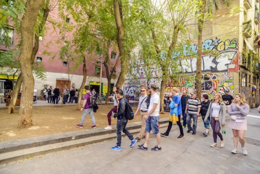 Barcelona: Alternative Free Tour of the Raval
