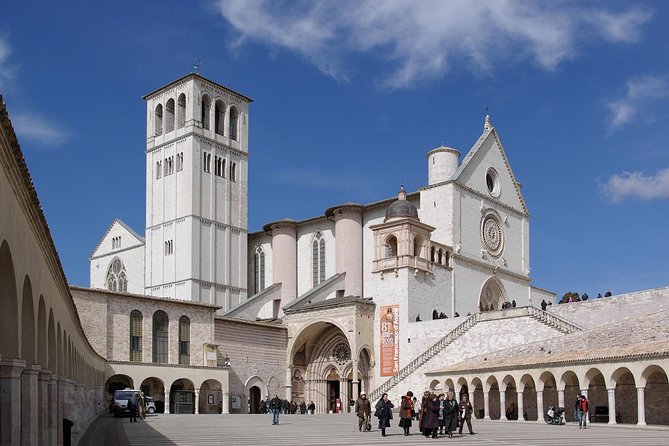 Basilica of Saint Francis Tour With Official Guide - Frescoes and Artwork