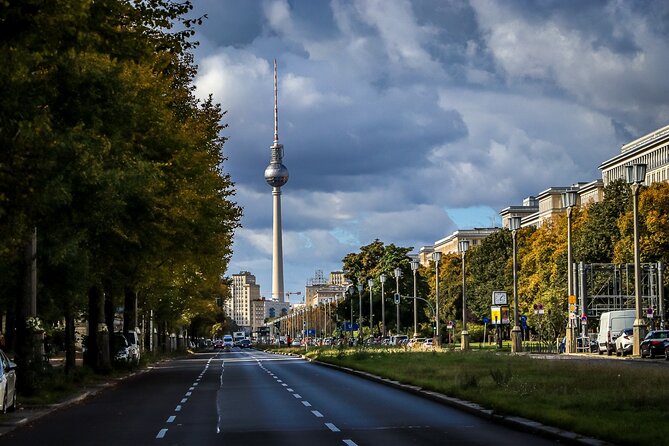 Berlin In A Nutshell: Introductory Group Walking Tour - Landmarks of the Cold War