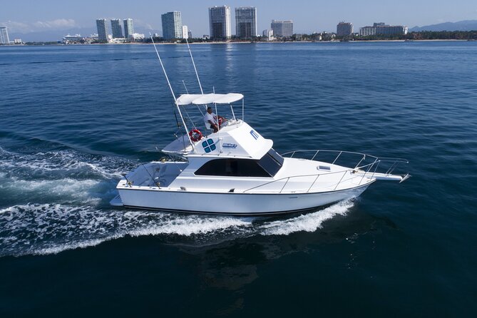 Bertram 38 Convertible Boat in Puerto & Nuevo Vallarta - Activity and Amenities Included