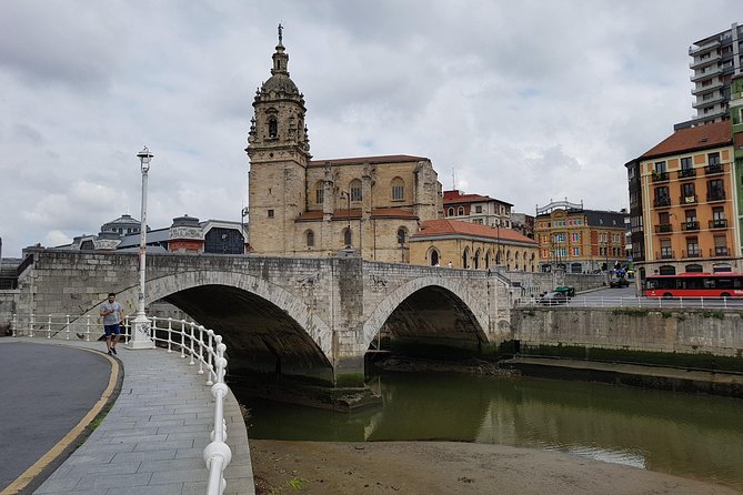 Bizkaia. Bilbao Route. Tour of Bilbao, a Modern City to Discover. - Pickup and Transportation Details