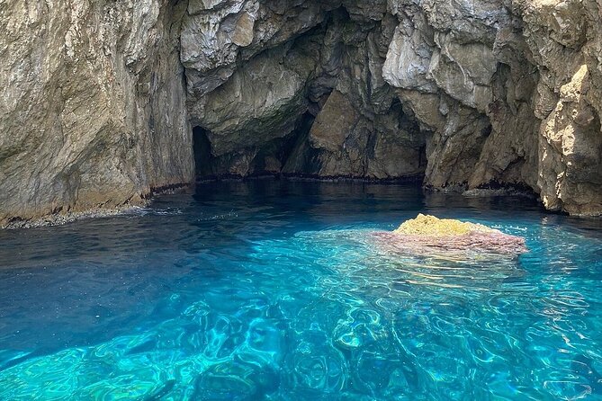 Blue and Green Cave Tour From Dubrovnik,Private Speed Boats - Health and Accessibility Considerations