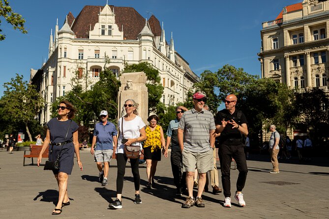Budapest 101: 3-Hour Walking Tour With Chimneycake and Metro Pass - Inclusions and Amenities