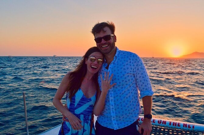 Cabo San Lucas Sunset Cruise With Unlimitted Drinks - Included Amenities
