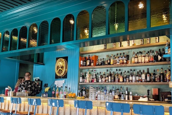 Calgary Bar Crawl: Cruisin Calgary - What to Expect During the Crawl