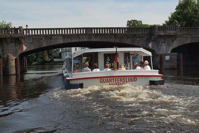 Canal Tour - Discover the Different Faces of the City! - Accessibility and Comfort