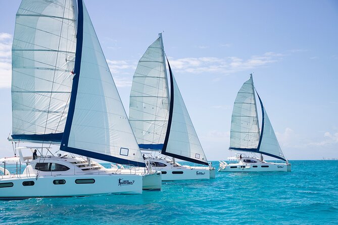 Cancun Luxury Sailing & Snorkeling With Lunch and Open Bar Onboard - Included Amenities